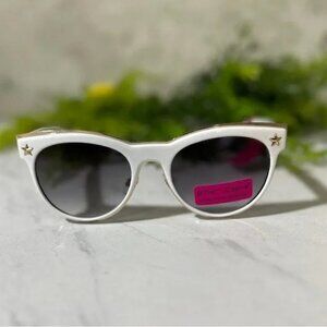 🕶️ Betsey Johnson White Star Stud Cats Eye -Sunglasses NWT